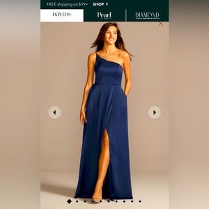 Pre-owned one-shoulder David’s Bridal gown with pockets in Navy Blue - size 20